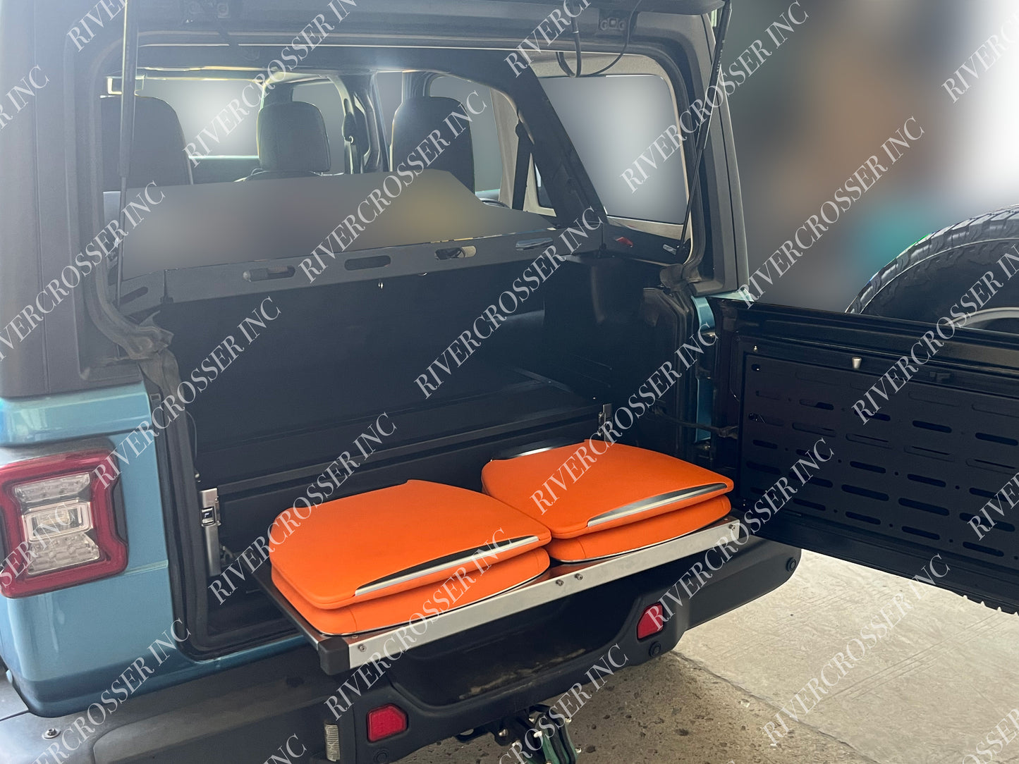 Jeep Wrangler Viewing Seat/ Trunk Viewing Seat (Aftermarket)